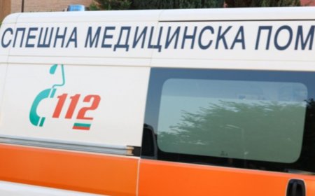 Автомобил се удари в камион край Дупница, двама загинали